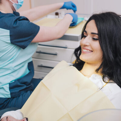 female-patient-waiting-dentist-office female-patient-waiting-dentist-office